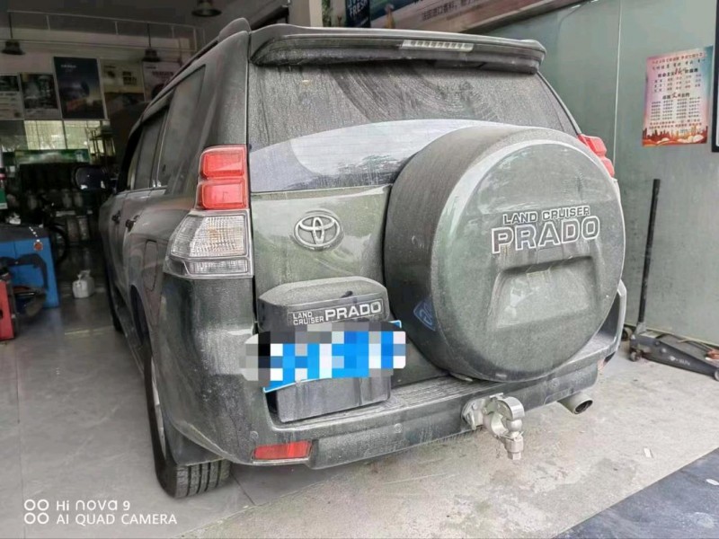 济南11年丰田普拉多4