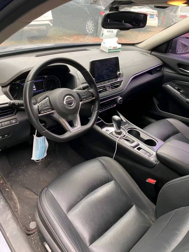 保定19年日产天籁5