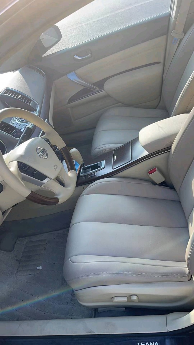 保定10年日产天籁3