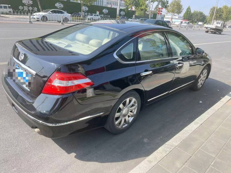 保定10年日产天籁6