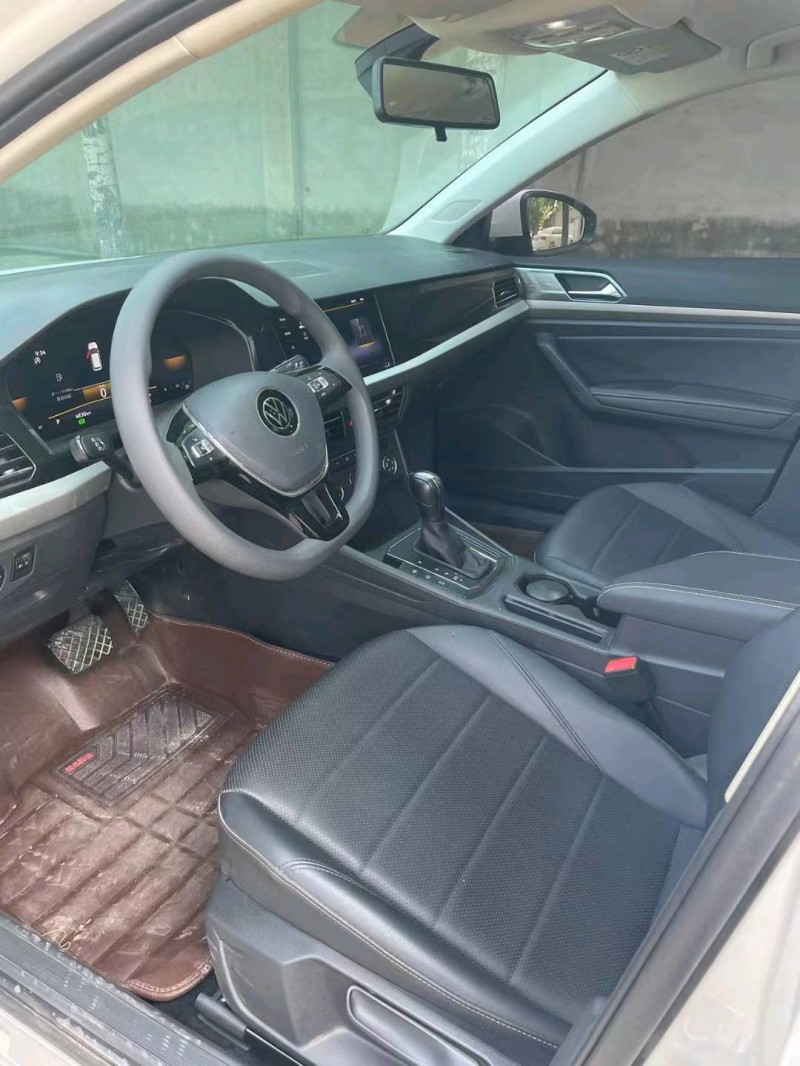 保定22年大众朗逸8