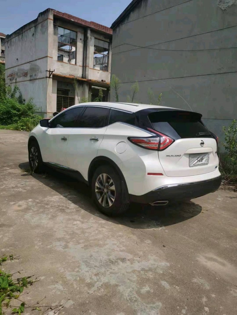 北京18年日产楼兰9