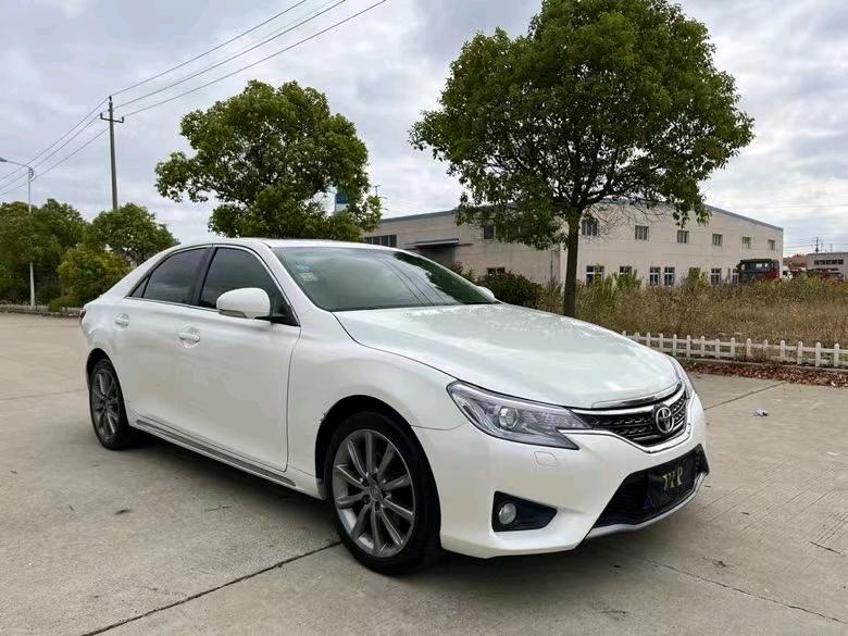 盐城15年丰田锐志3