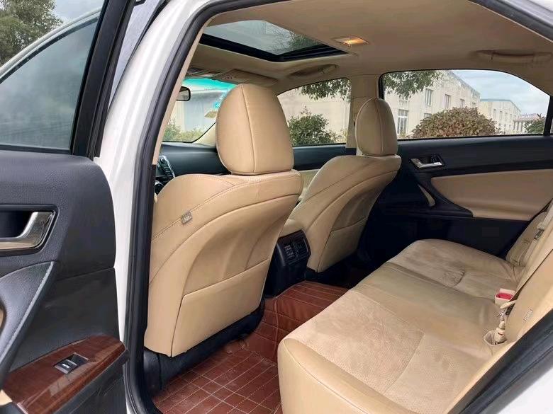 盐城15年丰田锐志5