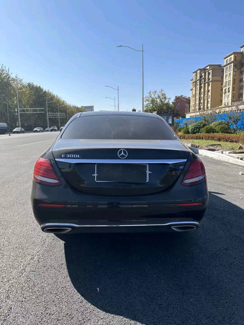 东营17年奔驰E8