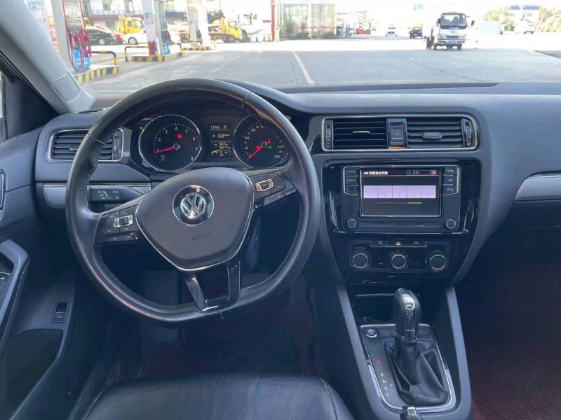 保定18年大众速腾5