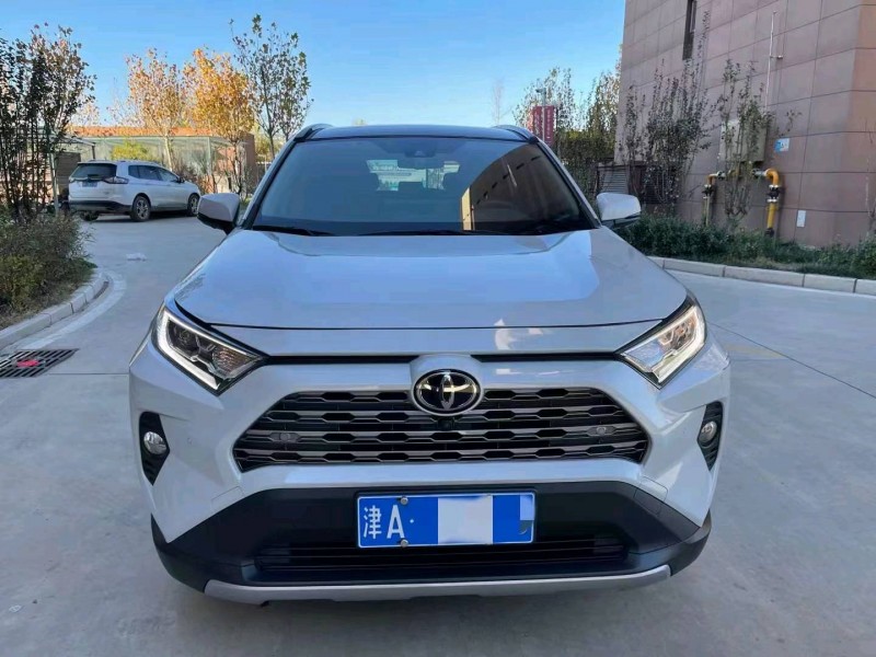 邯郸21年丰田RAV4荣放1