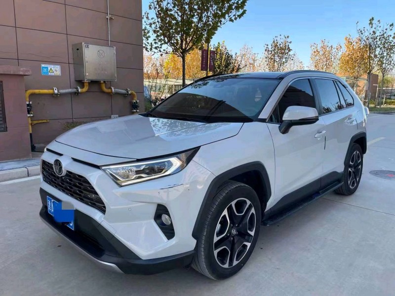 邯郸21年丰田RAV4荣放2