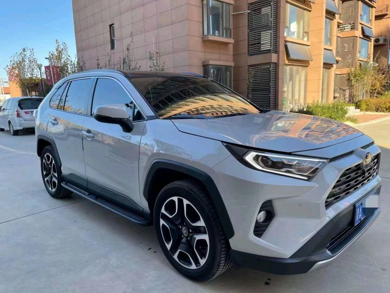 邯郸21年丰田RAV4荣放3