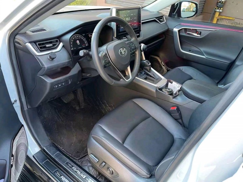 邯郸21年丰田RAV4荣放5