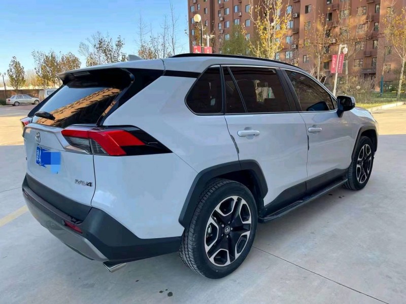 邯郸21年丰田RAV4荣放7