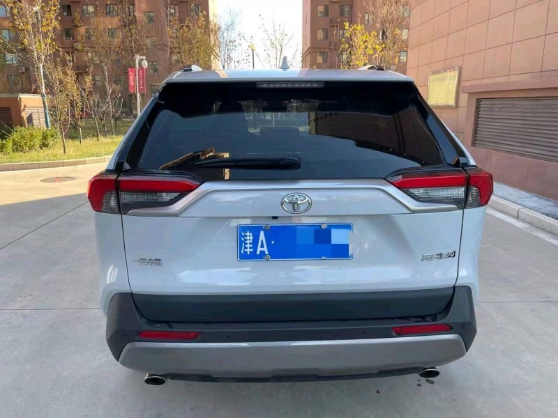 邯郸21年丰田RAV4荣放9