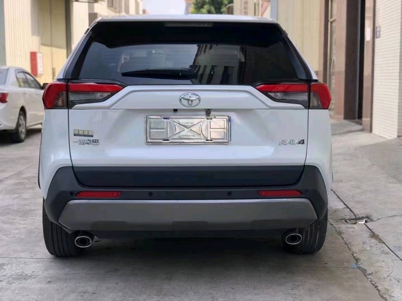 广州22年丰田RAV4荣放3