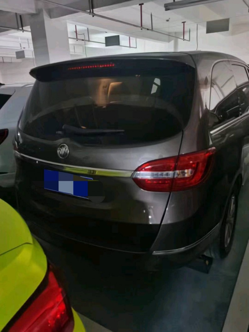 重庆17年别克GL82