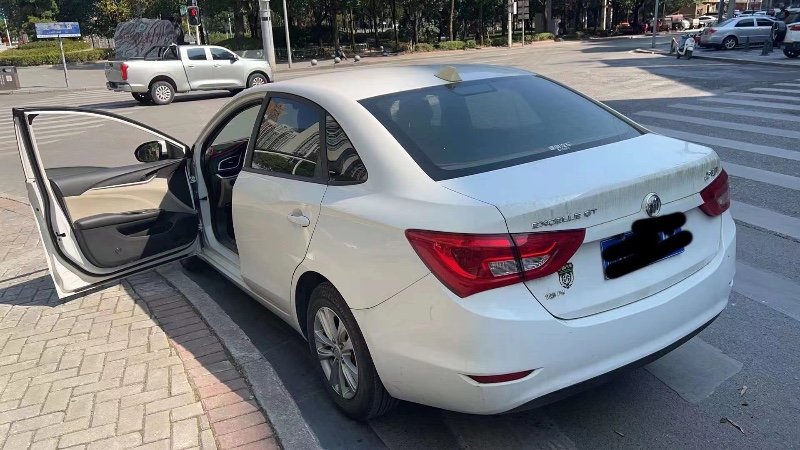 重庆17年别克英朗4