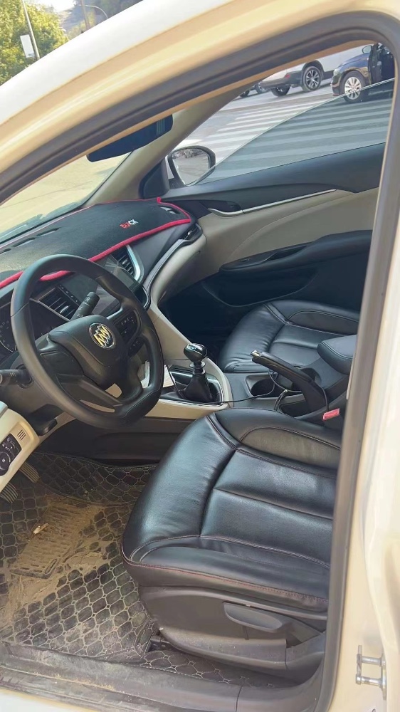 重庆17年别克英朗1