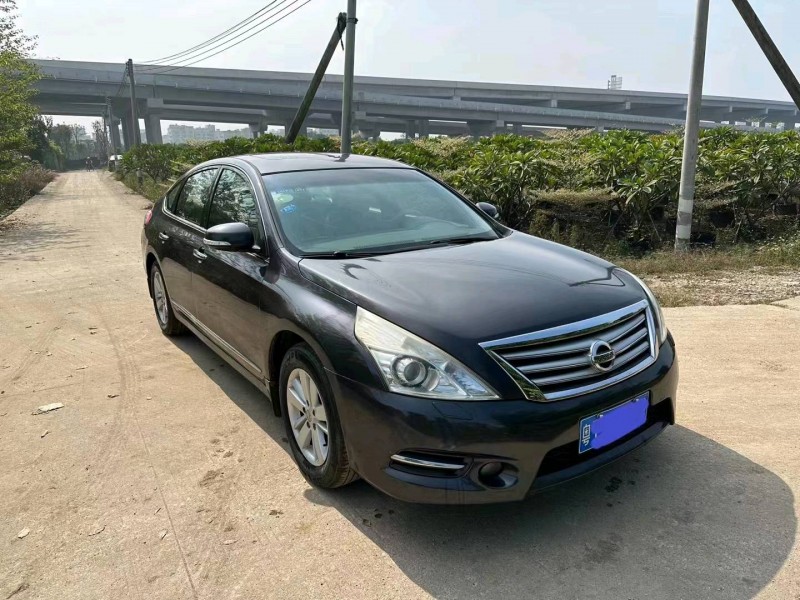 中山13年日产天籁2
