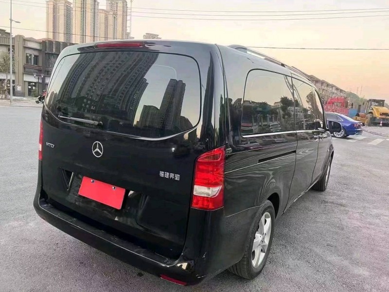 重庆20年奔驰威霆4