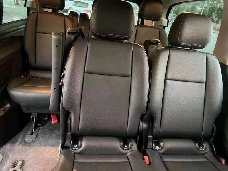 重庆20年奔驰威霆3