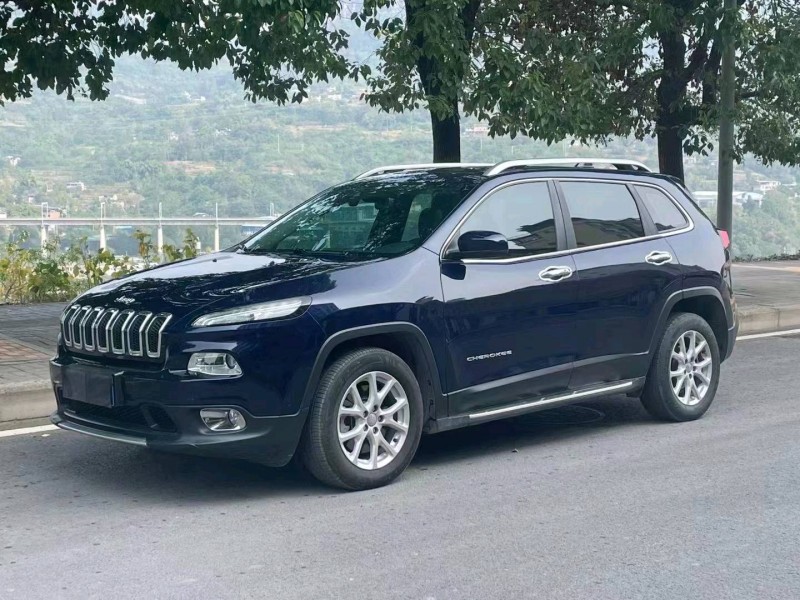 重庆17年Jeep自由光6