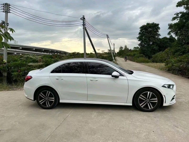 中山19年奔驰A2