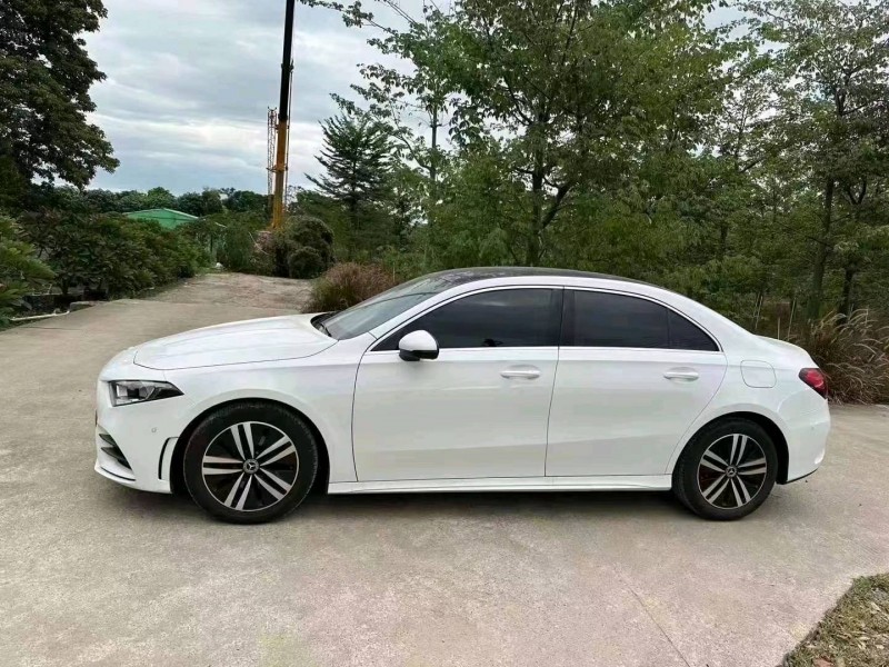 中山19年奔驰A3