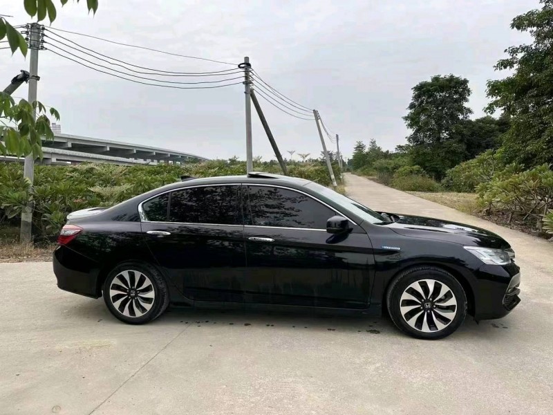 中山18年本田雅阁2