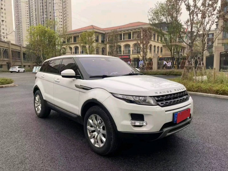 重庆14年路虎极光7