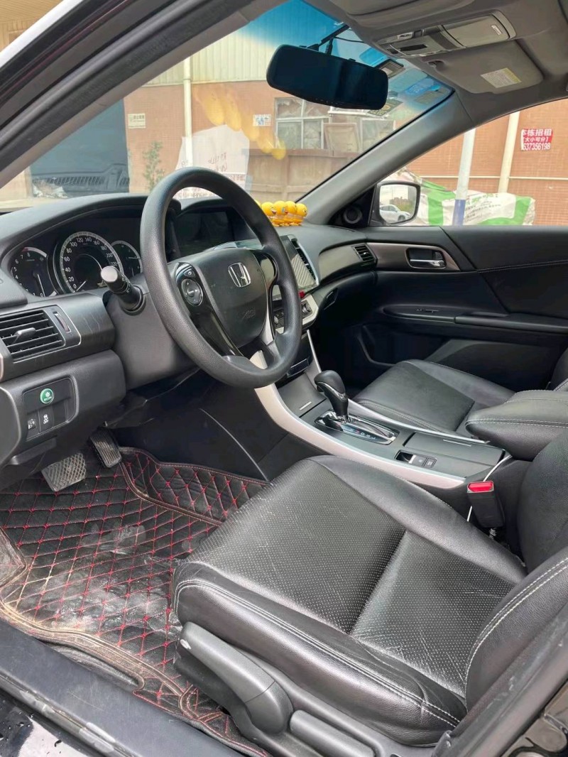 东莞16年本田雅阁6