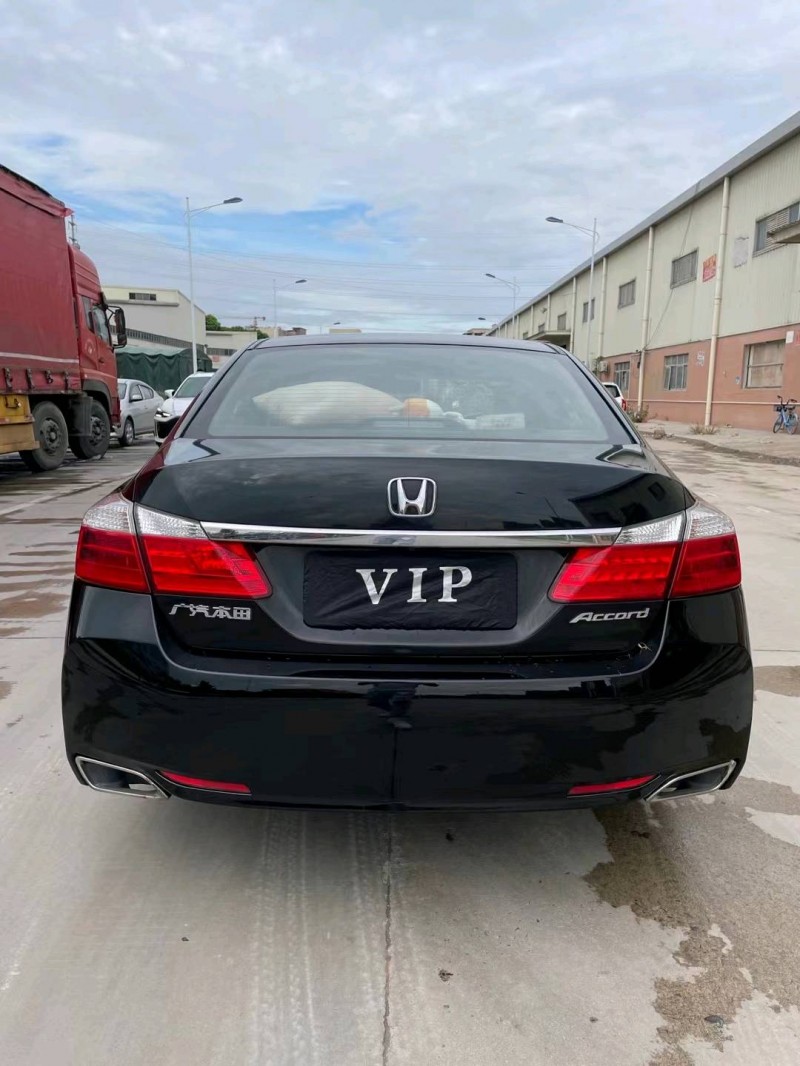 东莞16年本田雅阁1