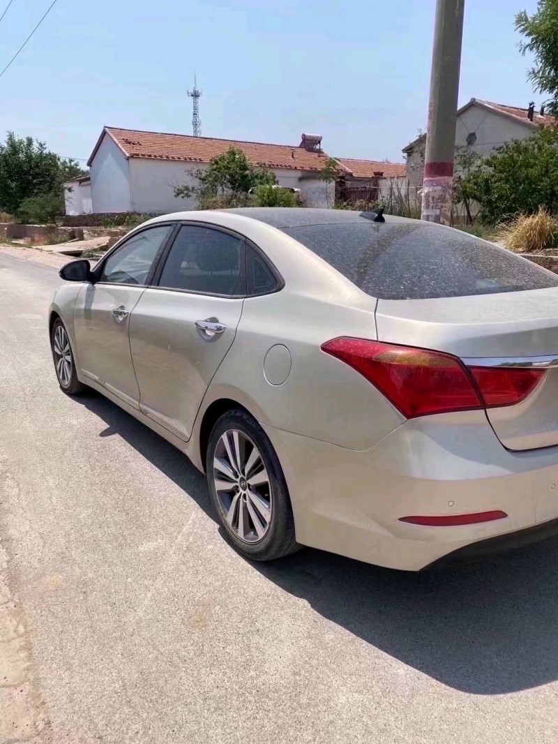 邯郸17年现代名图3