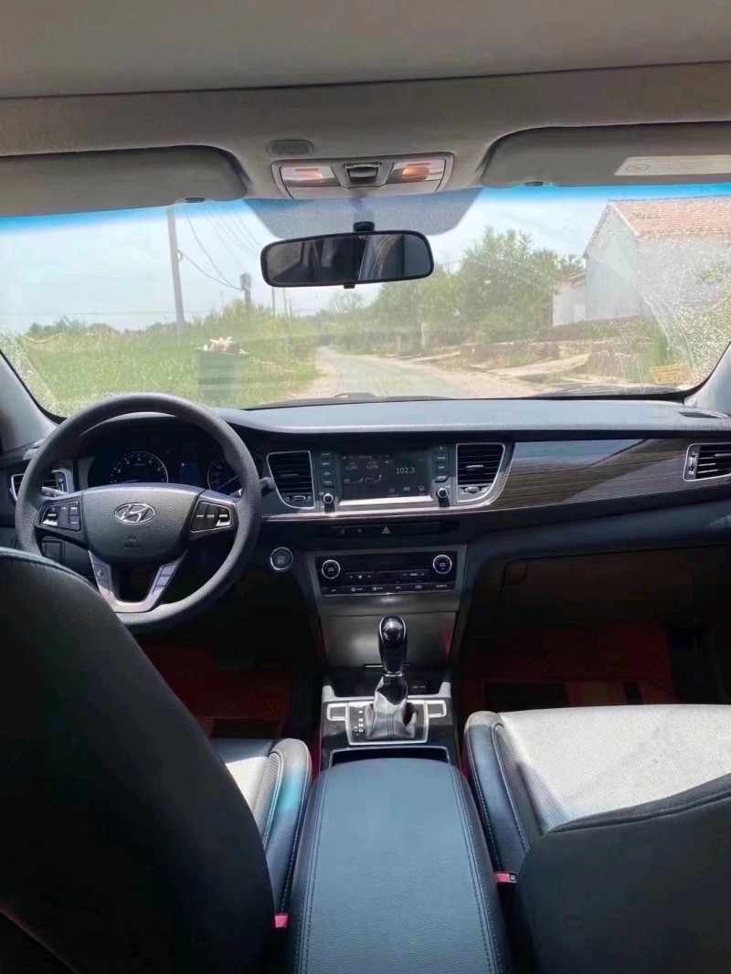 邯郸17年现代名图9