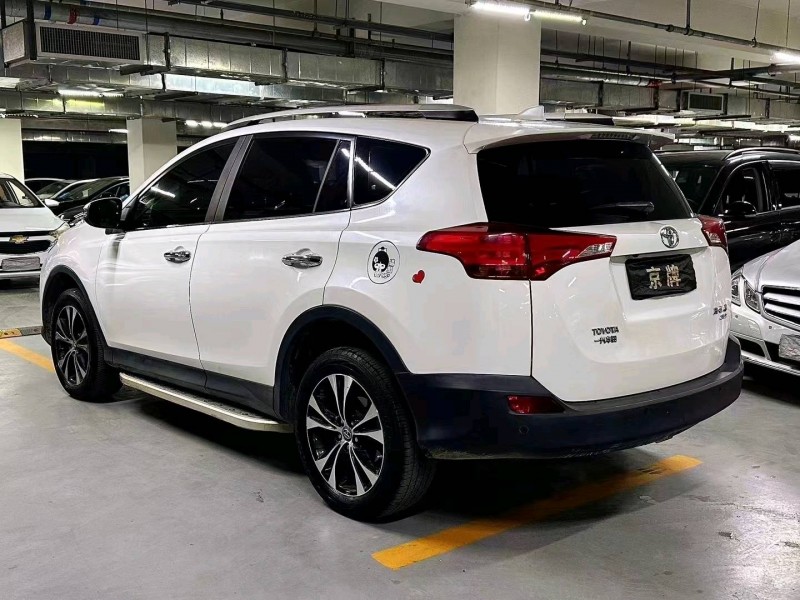 北京15年丰田RAV47