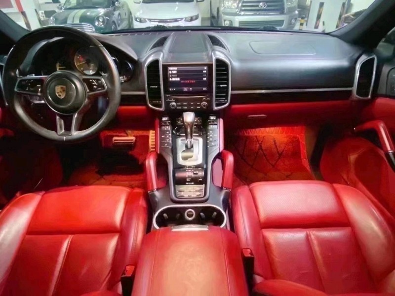 北京16年保时捷卡宴5