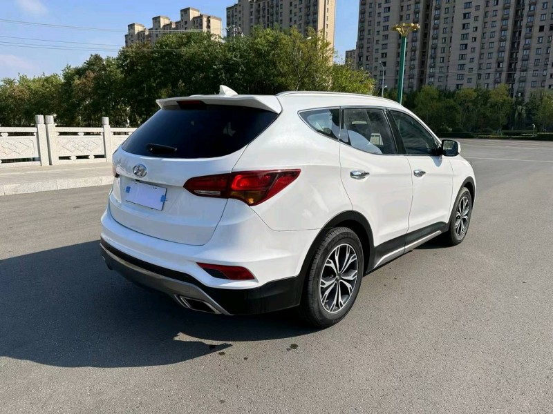 徐州18年现代新胜达4