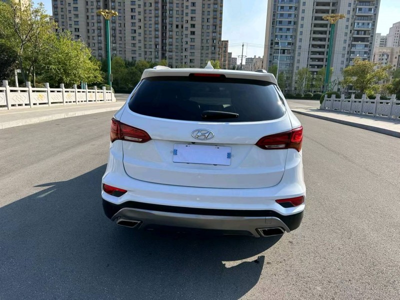 徐州18年现代新胜达5