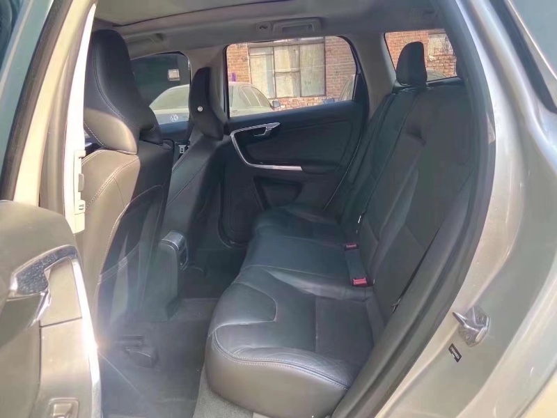 青岛17年沃尔沃XC608