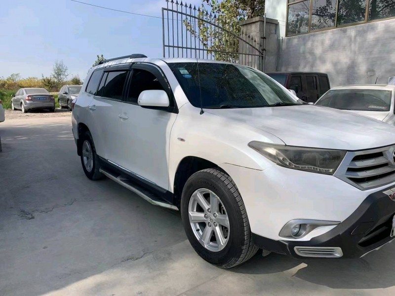 保定14年丰田汉兰达4