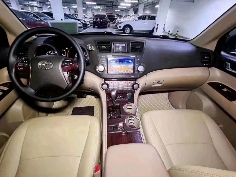 北京14年丰田汉兰达4