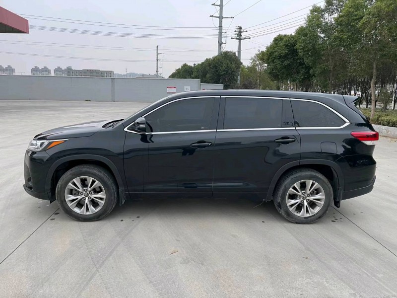 徐州20年丰田汉兰达4