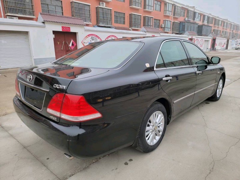 青岛09年丰田皇冠7