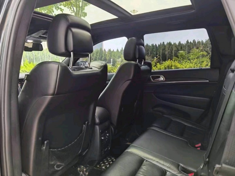 邯郸14年Jeep大切诺基5