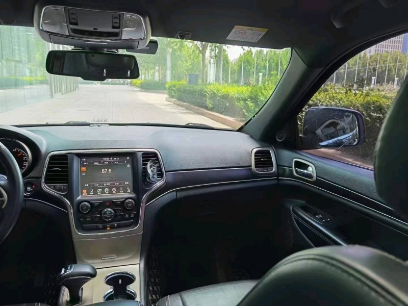 邯郸14年Jeep大切诺基4