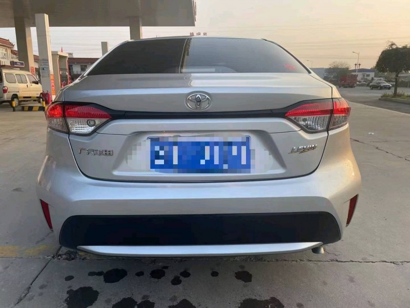 保定21年丰田雷凌4