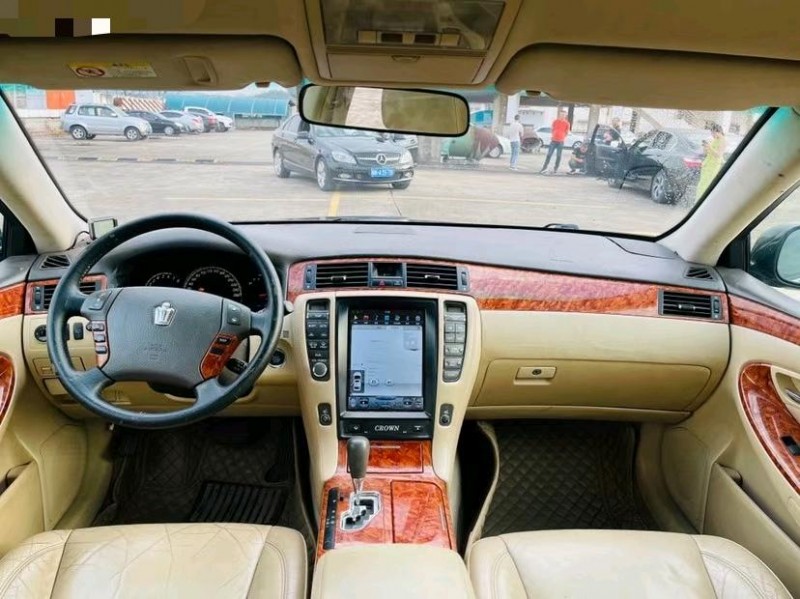 东莞06年丰田皇冠5