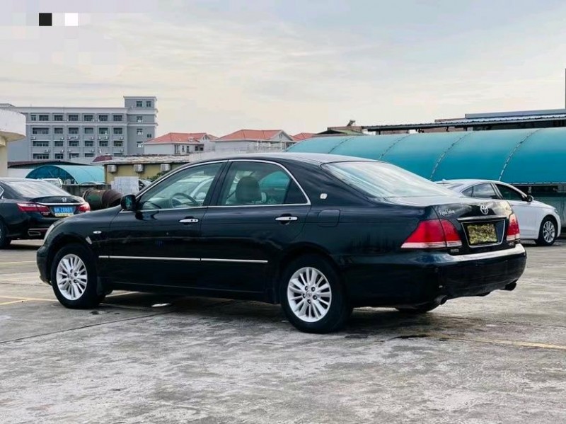 东莞06年丰田皇冠7