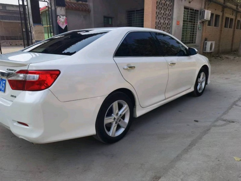 保定13年丰田凯美瑞5