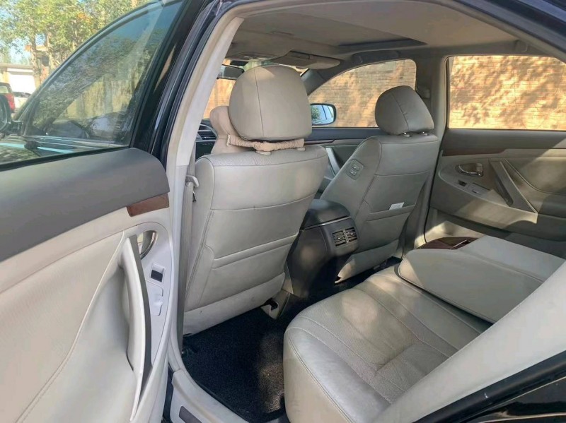 保定13年丰田凯美瑞8