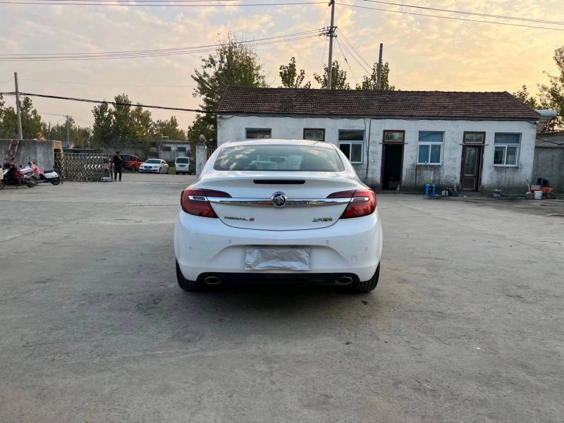 徐州16年别克君威9