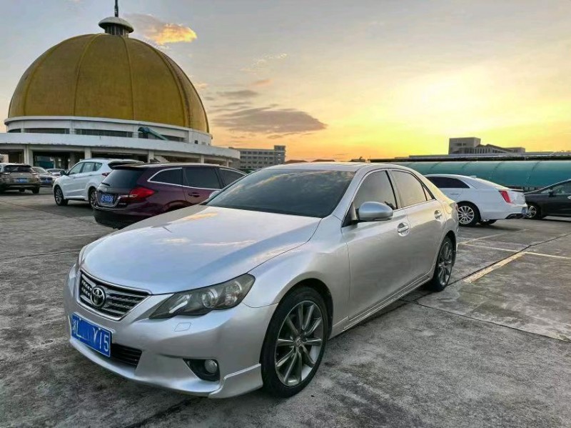 东莞13年丰田锐志2